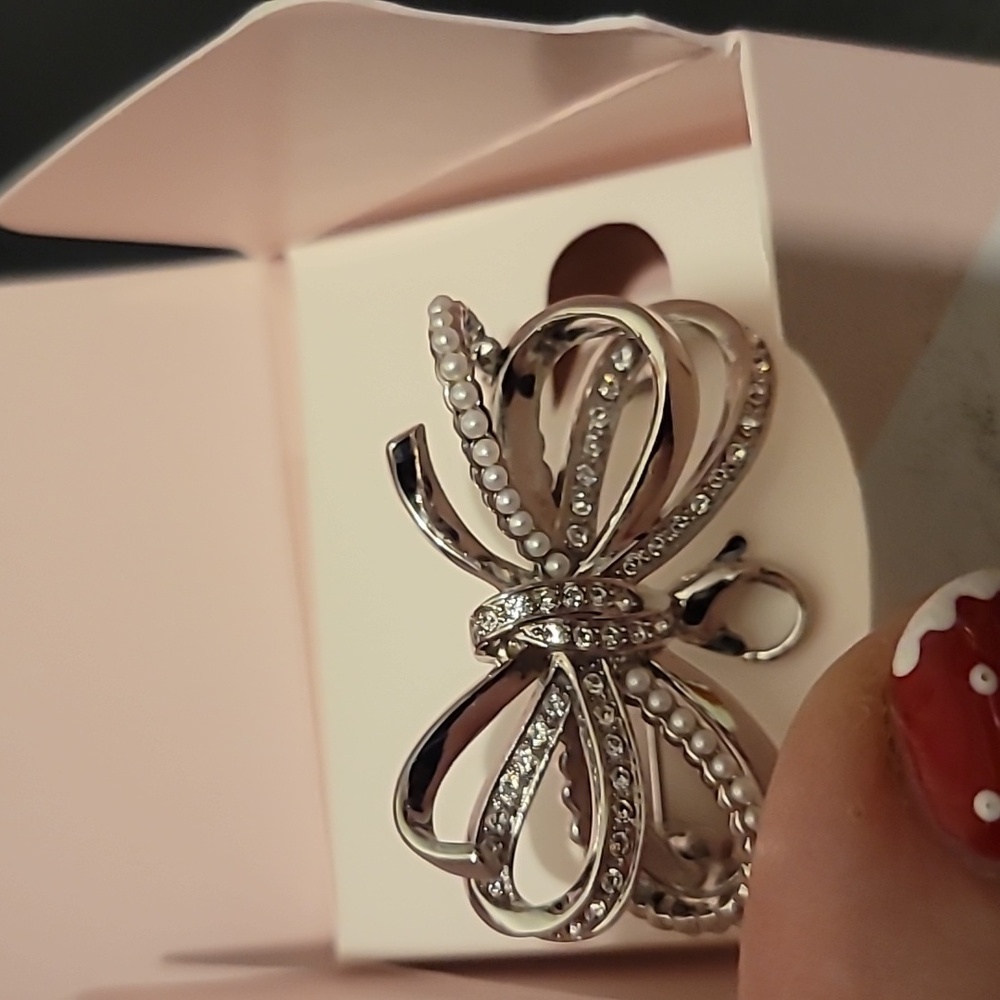 Origami Owl Bow Pin